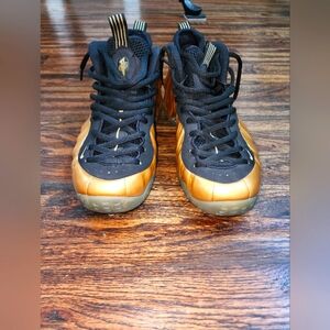 FOAMPOSITE BLACK / GOLD